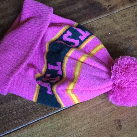 Tractor supply pink pom pom beanie stocking hat rodeo roper barrel horse barn - Picture 4 of 5